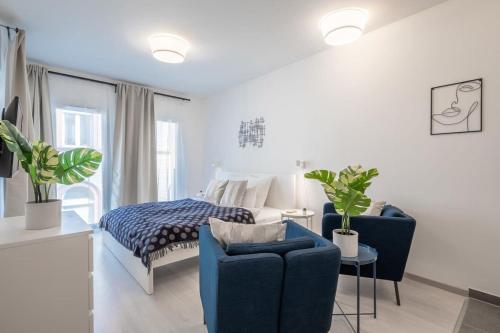 Modern apt in Authentic Central Area - main image