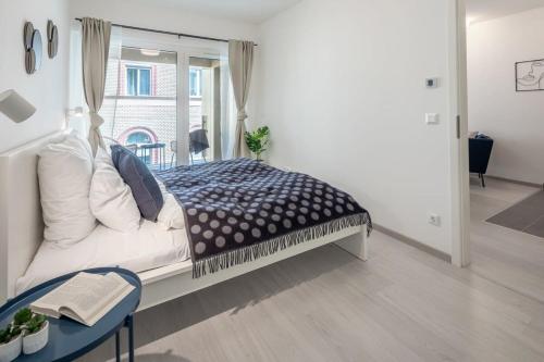 Modern apt in Authentic Central Area - image 2