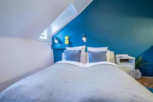 Quiet charming apartment near the center - image 2
