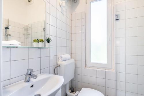 Lovely & Cozy home with A C - image 11