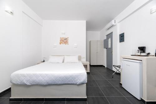 Pancratium Villas & Suites Room Type - Queen Room with Balcony