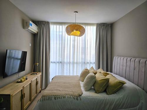 One-Bedroom Apartment image 4