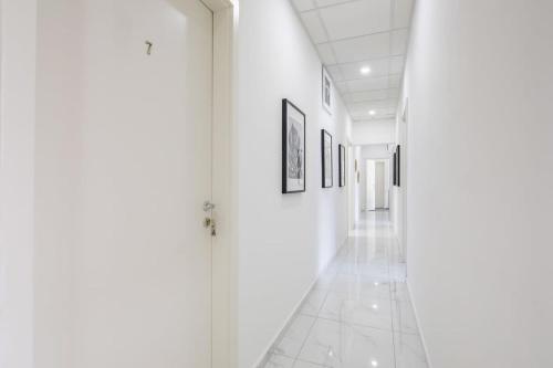 Newly designed central studio - image 5