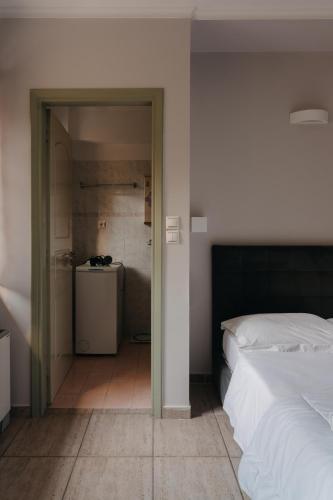 CENTRAL Studio - Fully equiped. Ideal for couples, Patras (photo 9)