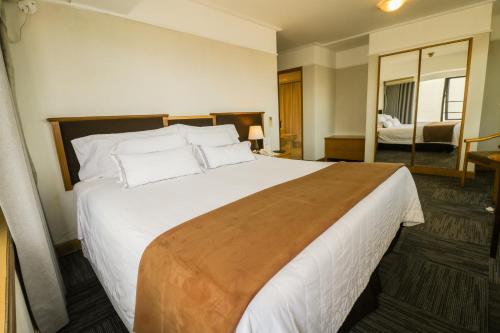 Double Room image 6