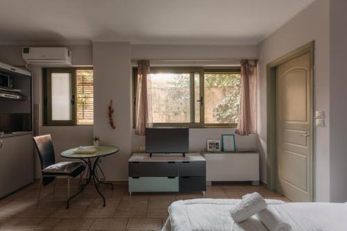 CENTRAL Studio - Fully equiped. Ideal for couples, Patras (photo 4)