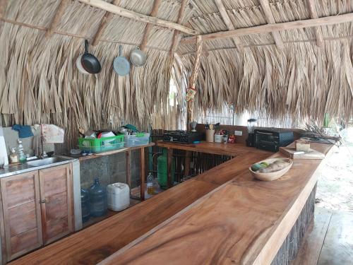 Kitchen, Hostel Nugeku in Rincón