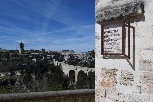 LA FINESTRA SUL PONTE