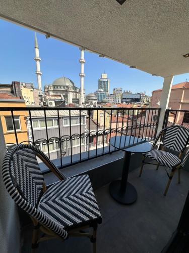 شرفة/ تراس, Marlon Hotel in بيوغلو