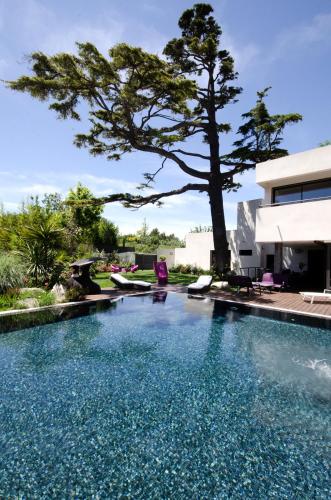Villa luxe contemporaine 250m2 piscine débordement 6-8p - Location, gîte - Marseille