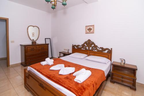 Three-Bedroom Apartment room in Vintage Blloku Apartment