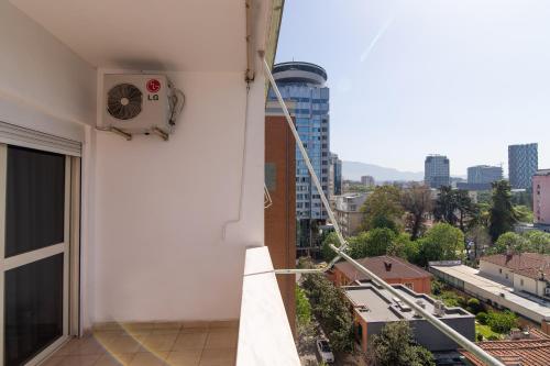 Vintage Blloku Apartment - image 5