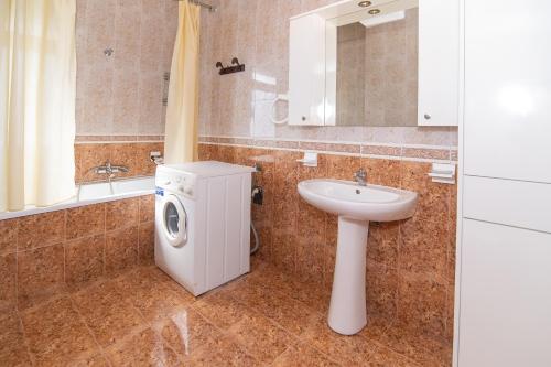 Three-Bedroom Apartment image 4