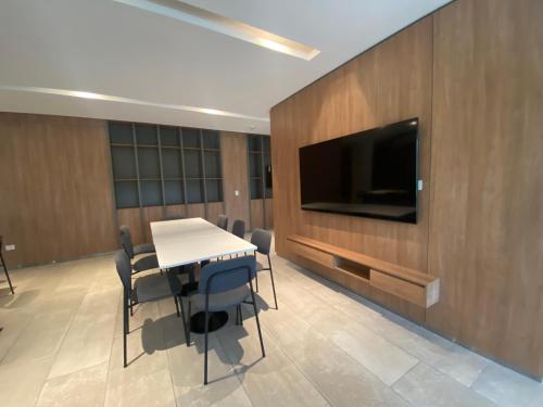 One-Bedroom Apartment image 10