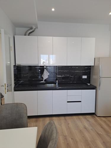 Erdis Home Nr 1, Tirana (photo 10)