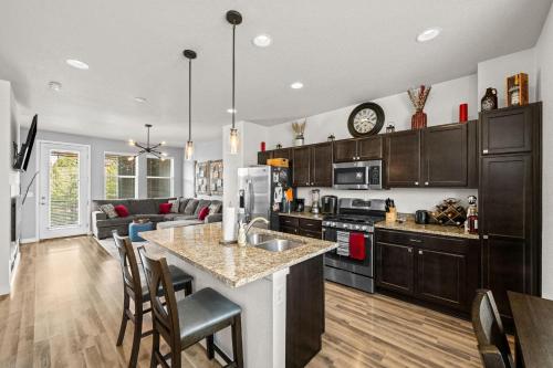 Uptown Avenue - Broomfield in Broomfield