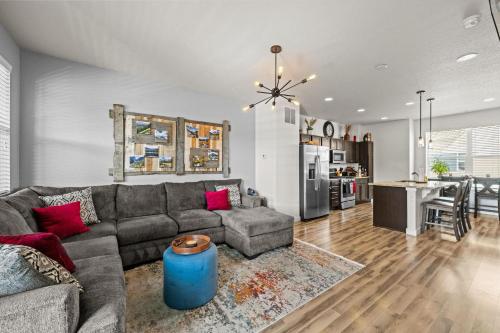 Uptown Avenue - Broomfield in Broomfield