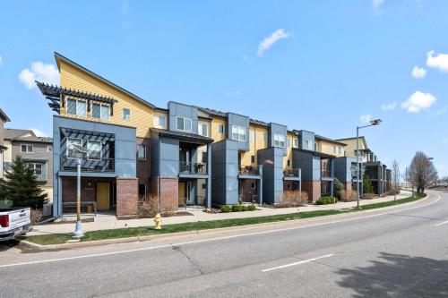 Uptown Avenue - Broomfield in Broomfield