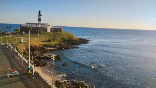 Apartamento Vista Farol da Barra com 2 Quartos