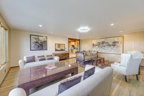 Spacious Pinedale Home with Mountain Range View in Pinedale