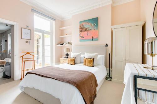 Luxury King-Bed EnSuite with Quiet Private Patio, Londýn