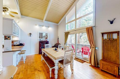 Fernrock Cabin Fernrock Cabin