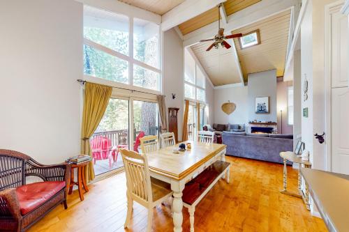 Fernrock Cabin Fernrock Cabin