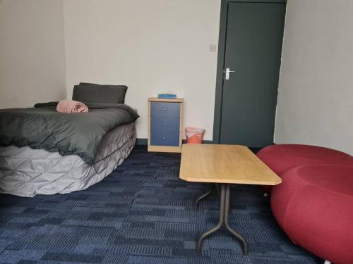 Room near East Midland Airport Room 7 - Apartment - Kegworth