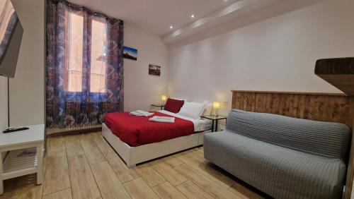 Giudei House Smart 2, Boloňa