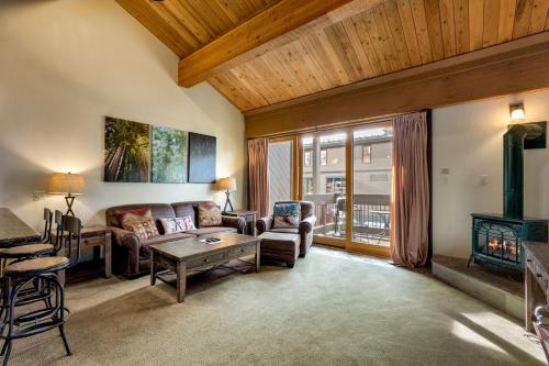 Lofted Retreat in The Village! condo thumb 2