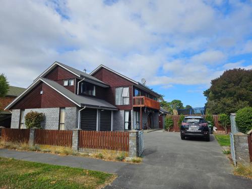 Room by the golf course with ensuite an Spa in Shirley