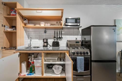 Kitchen, Studios On 25th by BCA Furnished Apartments near Atlanta Amtrak Station