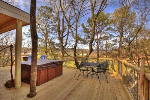 Treehouse Ellijay Star5vacations