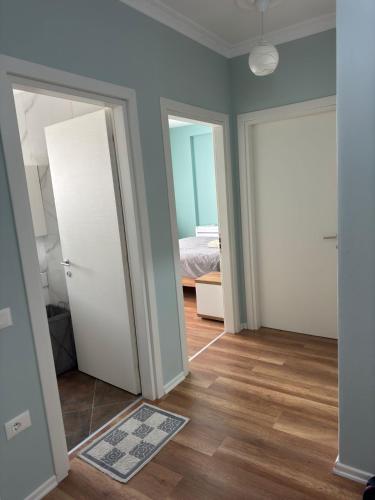 Luir's Apartment, Tirana (photo 9)