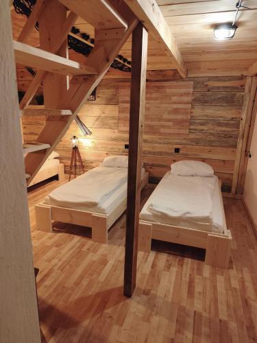 Osada Brzeziny - 25 minut od Warszawy - sauna, balia z jacuzzi, basen, altana, grill, ogród, ognisko (Osada Brzeziny - 25 minut od Warszawy - sauna, balia z jacuzzi, basen, altana, grill, ogrod, ognisko) in Вьонзовна