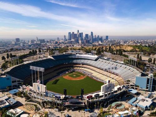 DTLA 2bedroom near Convention Center- Flash Deal! in Los Angeles, USA