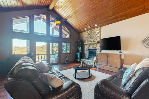 Serenity and Adventure Retreat in Whittier, USA