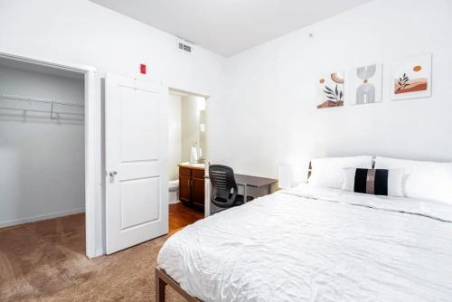 Spacious 3BR Apartment Central to All in Greeley, USA