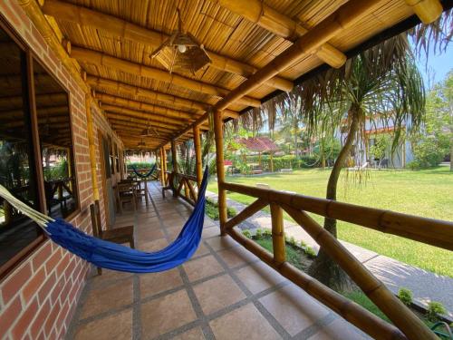Entrada, Las Cabanas in Olon