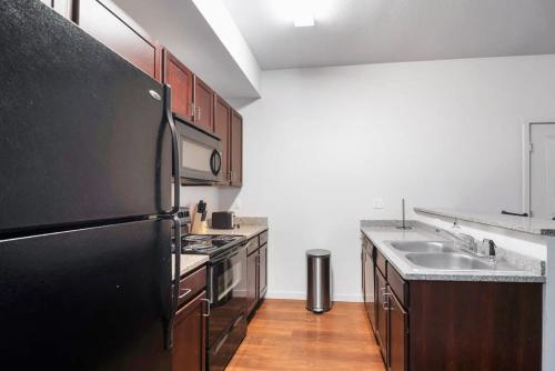 3BR Apartment Near University of Northern Colorado in Greeley, USA