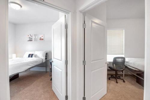 3BR Apartment Near University of Northern Colorado in Greeley, USA