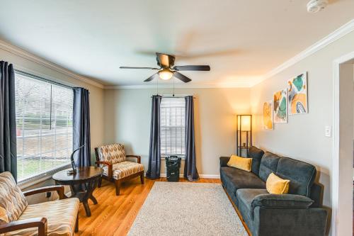 Modern Nashville Vacation Home about 3 Mi to Downtown! in Nashville, USA