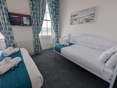 Acqua Beach Weymouth - main image