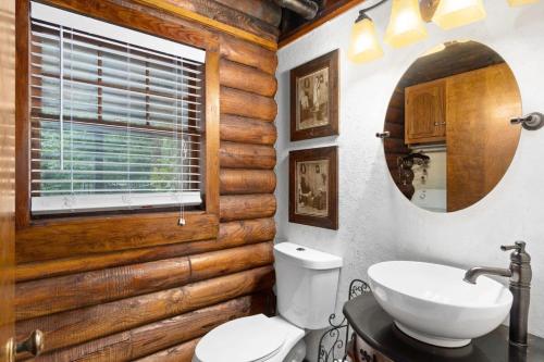 Campbell Log Cabin! Historic Charm Modern Luxury - image 10