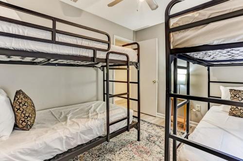 The Groovy Getaway on Garfield The Groovy Getaway on Garfield