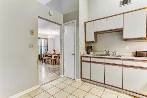 The Groovy Getaway on Garfield The Groovy Getaway on Garfield