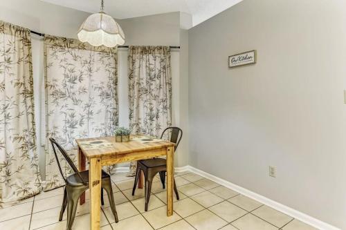 The Groovy Getaway on Garfield The Groovy Getaway on Garfield