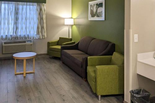 Quality Inn & Suites Quality Inn & Suites