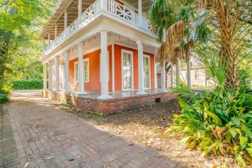 Pretty Peach Palace-Historic, Mins to Downtown in Georgia Avenue (AL)