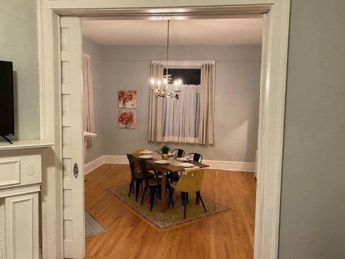 Dauphin District Darling #1-Downtown Restaurants - main image